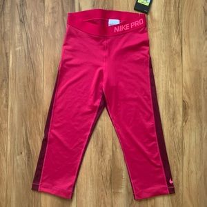 NIKE Pro Cropped Legging